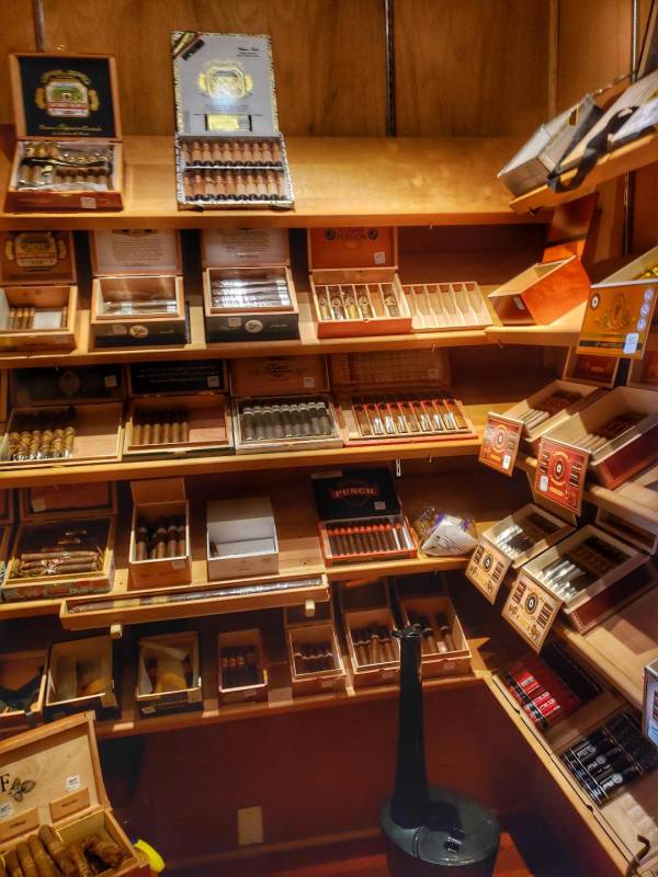 Bar Cuba walk in humidor